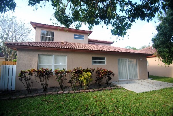 Building Photo - 6179 NW 40th St