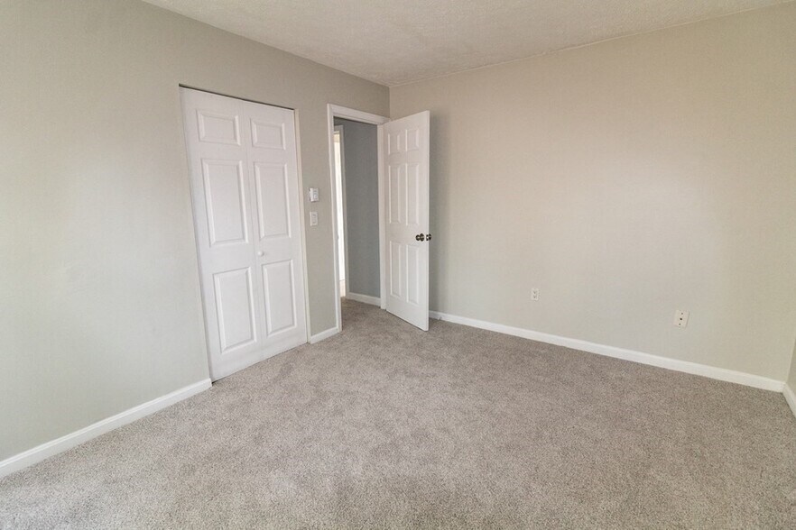 Building Photo - 20 Rice Ln