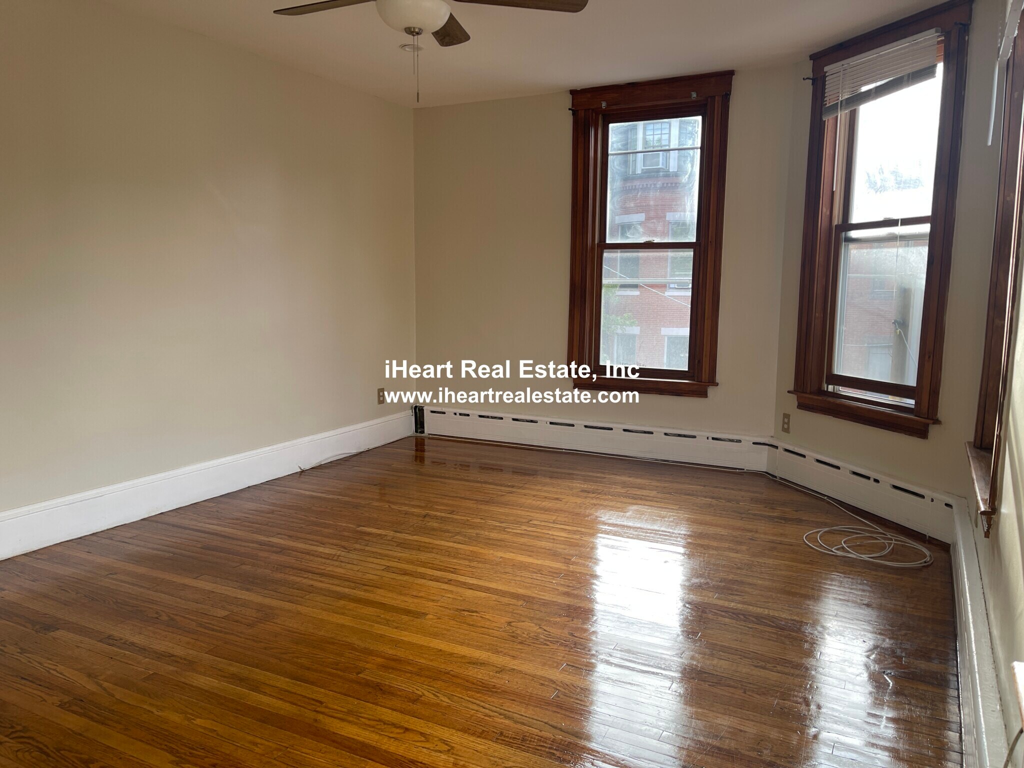 Building Photo - 338 K St