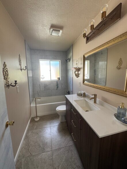 Building Photo - 307 Alice Dr
