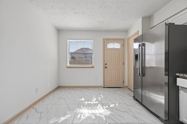 Building Photo - 10726 Village Trail Dr