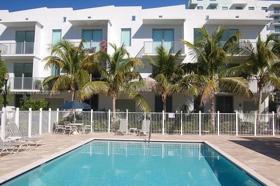 Building Photo - 2130 Van Buren St