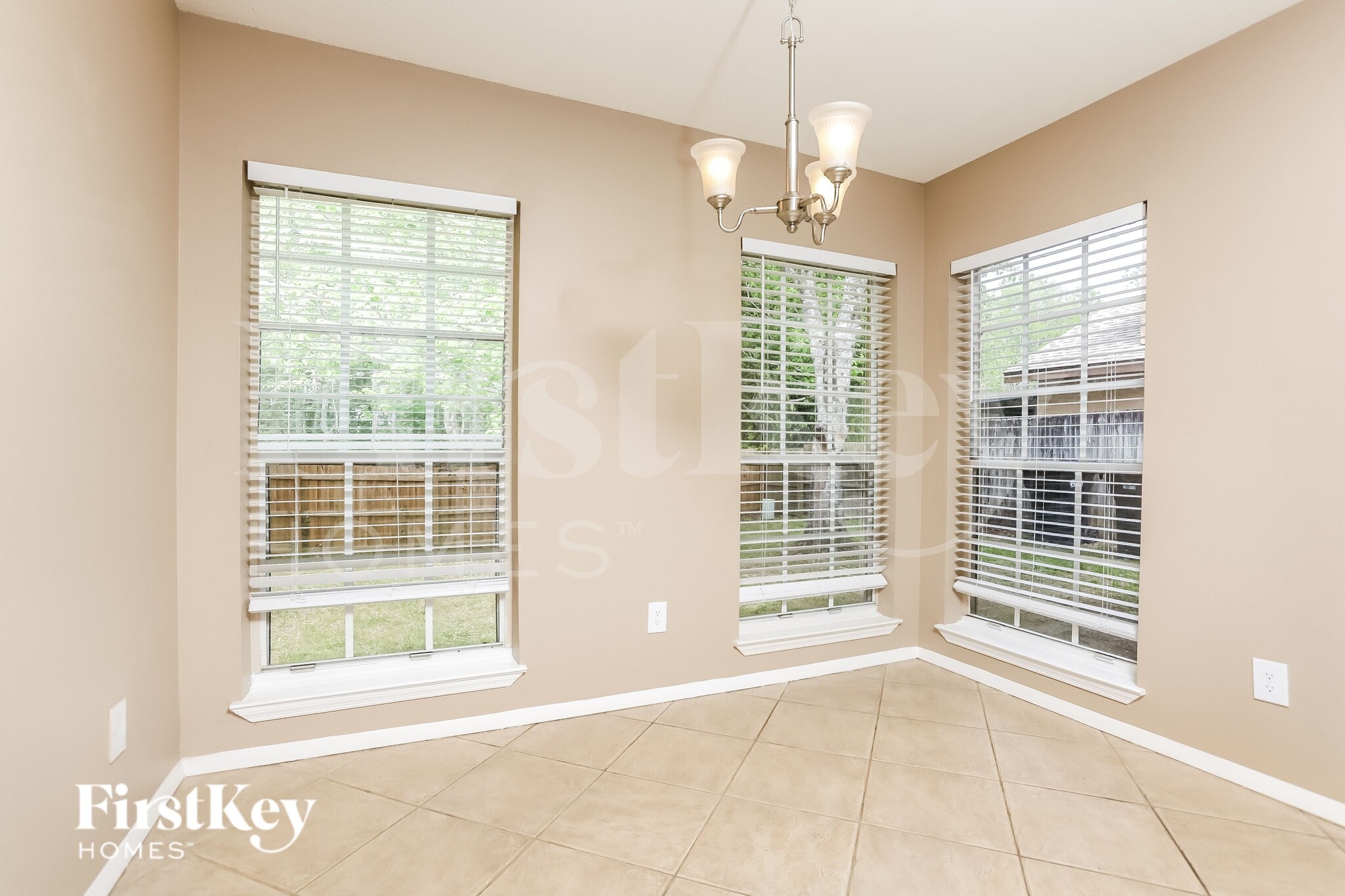 Building Photo - 10573 Satinwood Cir