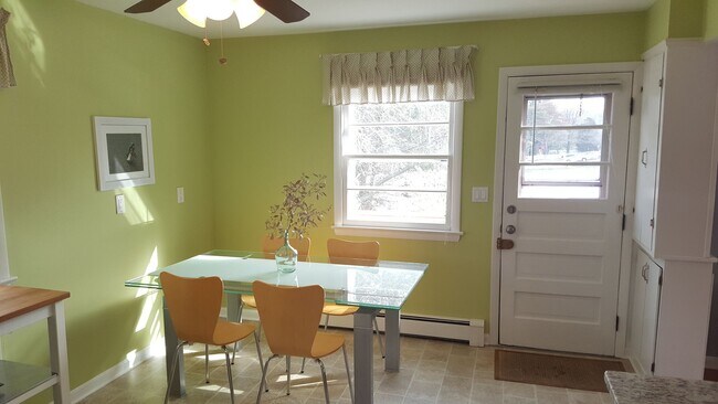 Building Photo - Incredibly well maintained rancher in Monrovia available mid June!