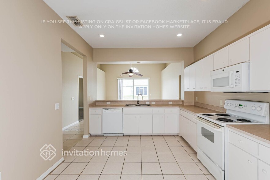Building Photo - 608 Terranova Dr