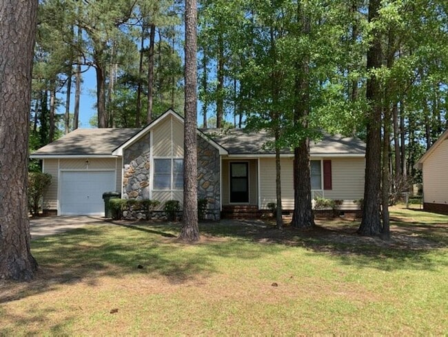 Primary Photo - Charming 3 Bed, 2 Bath Home in Fayetteville