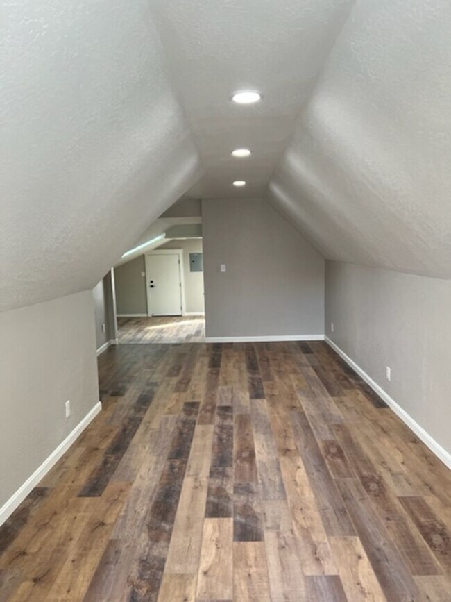 Building Photo - 410 N FIFTH STREET