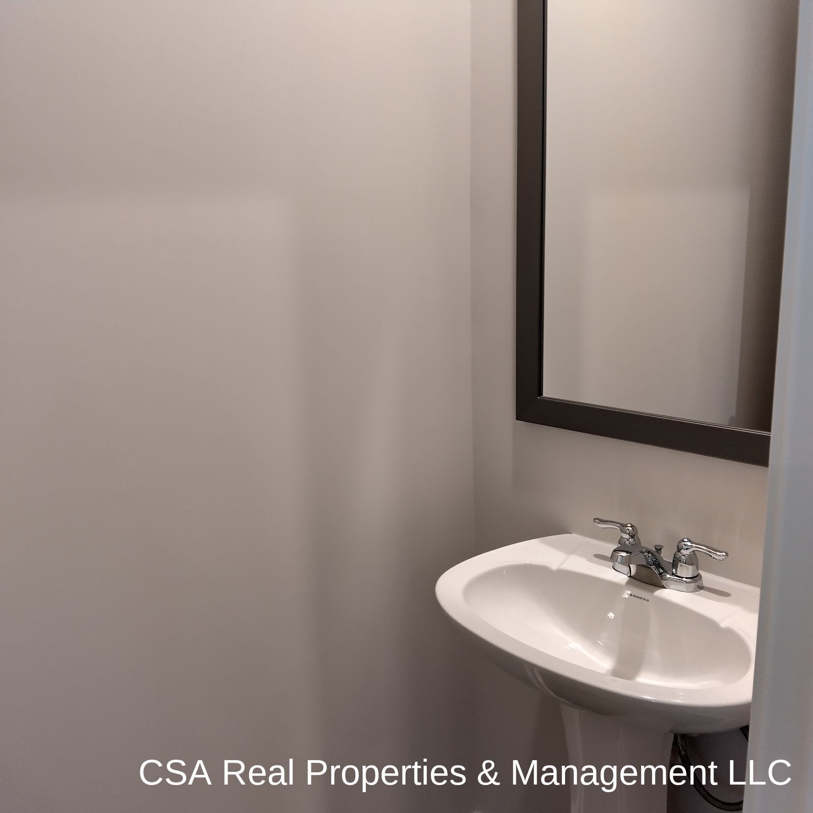 Building Photo - 8240 Bluewater Dr