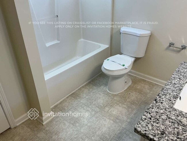 Building Photo - 4104 Hampstead Village Dr