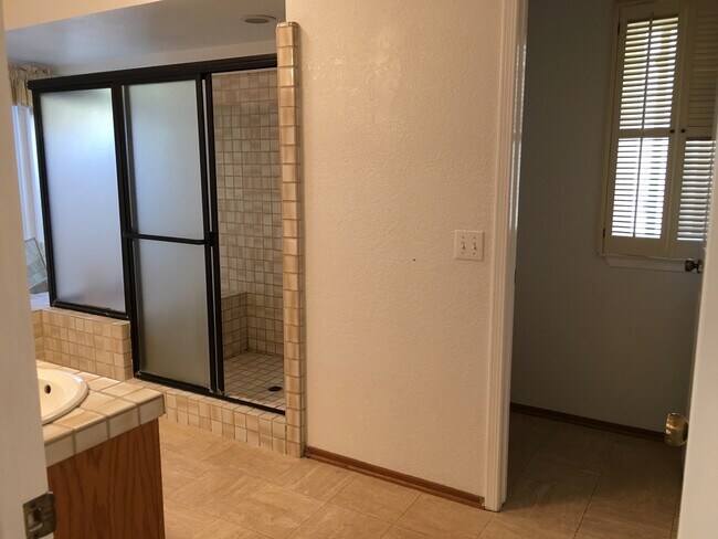 Building Photo - 3317 Vista Rocosa