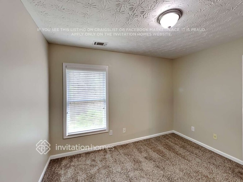 Building Photo - 235 Laurelton Cir