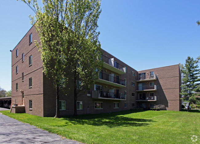 Building Photo - College Park Apartments