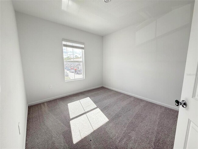 Building Photo - 2747 Skyline Lp