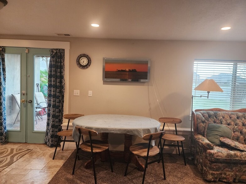 Building Photo - 33 W 1600 S St