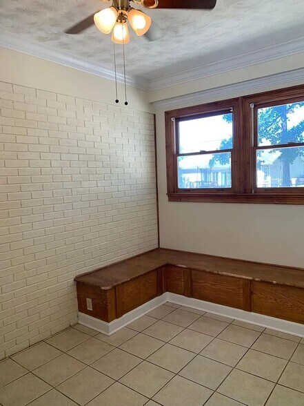 Building Photo - 258 Prince Charles Dr