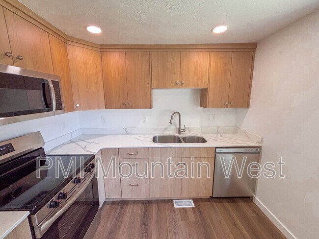 Building Photo - 1356 S 1000 W