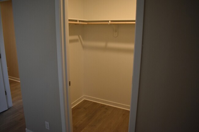 Building Photo - 524 Janell Ct