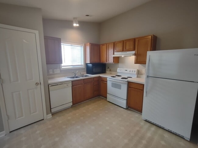 Building Photo - Pristinel Ranch Style Home located in the ...