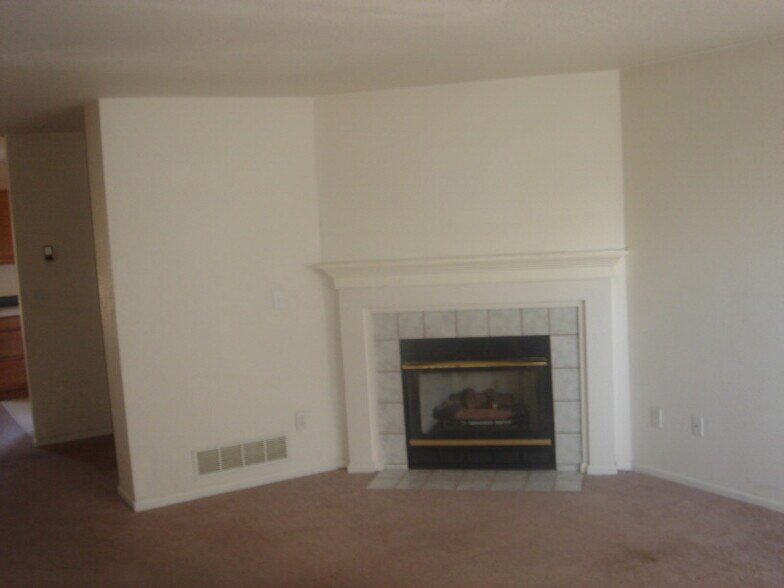 Building Photo - 6612 Avondale Rd