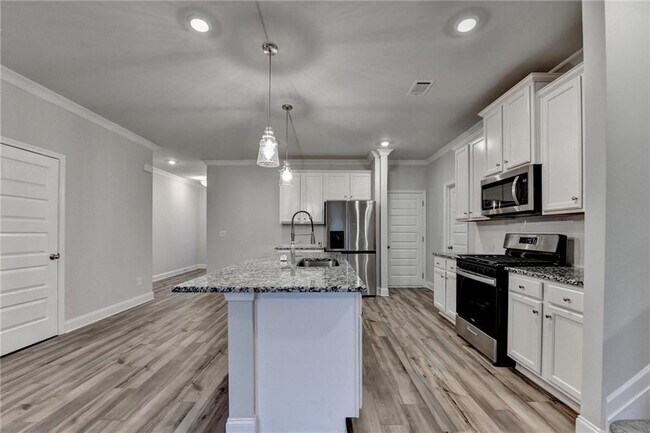 Building Photo - 3230 Westgate Park Dr