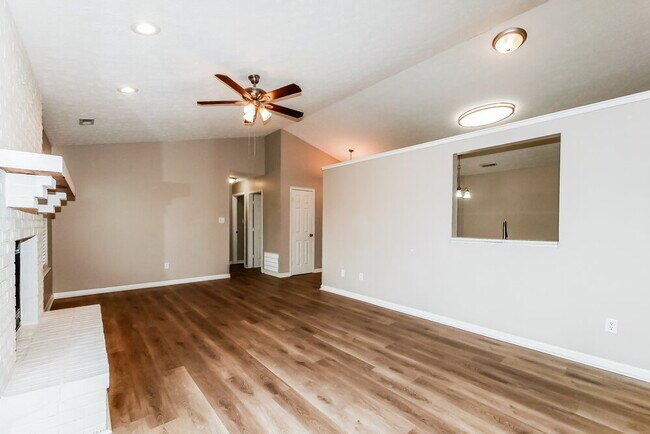 Building Photo - 6233 Carrie Cir