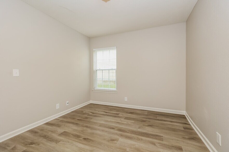 Building Photo - 1114 Sima Shabat Ct