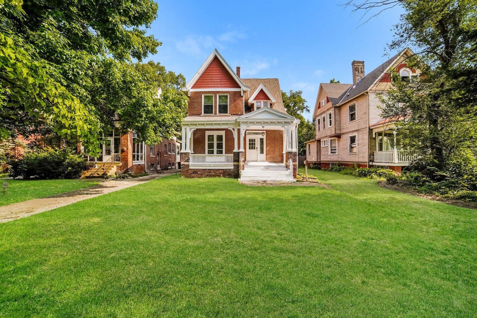 Building Photo - 519 E Frye Ave