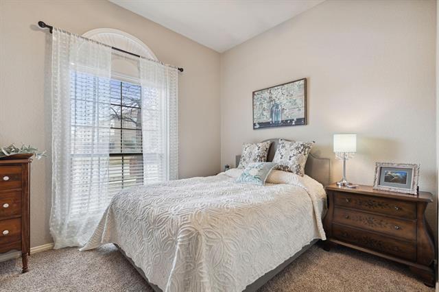 Building Photo - 525 Braewick Dr