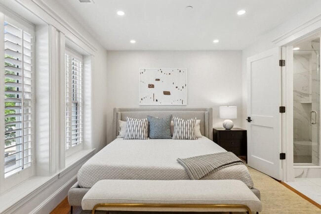 Building Photo - 1641 R St NW