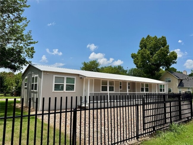 Building Photo - 5777 Co Rd 927