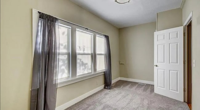 Building Photo - Must See 3 Bedroom Near Creighton!!