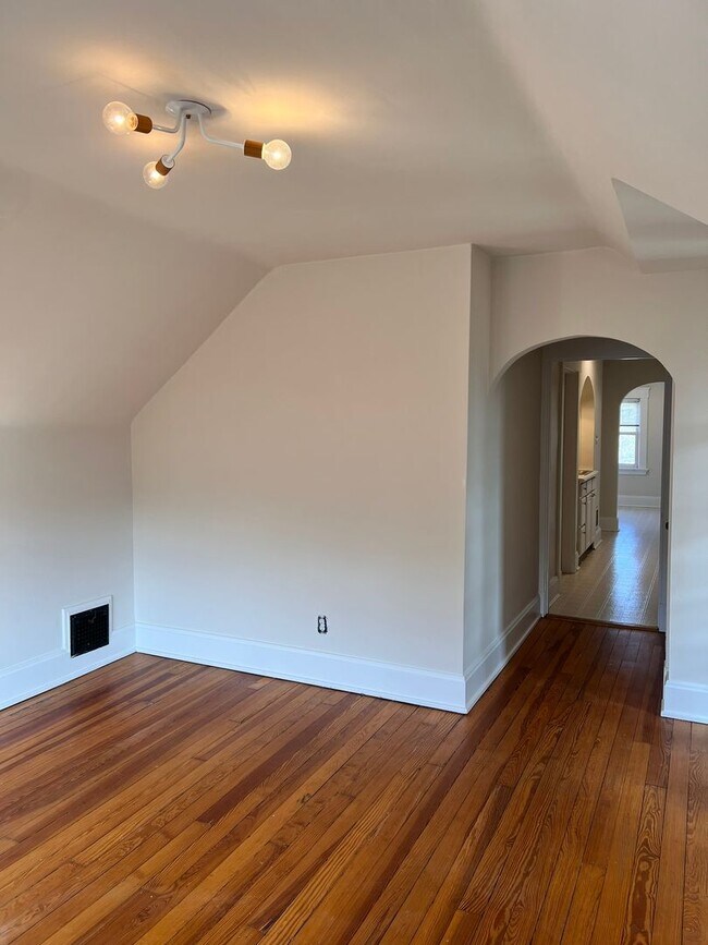 Building Photo - 3406 Erie Ave