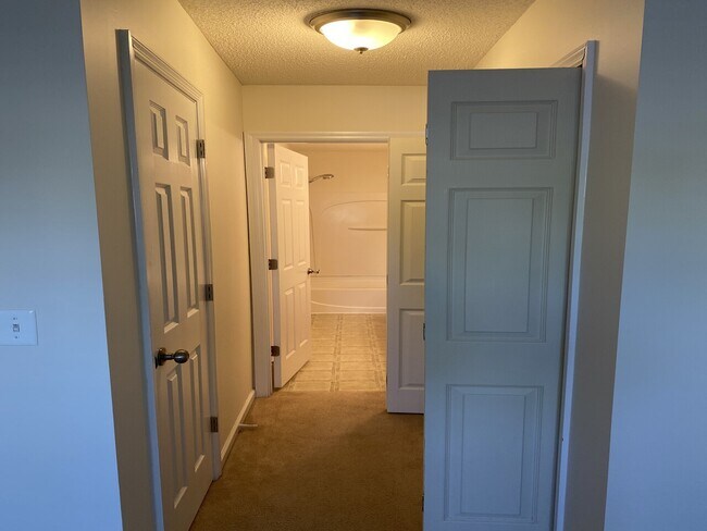 Building Photo - 126 Hornby Cir