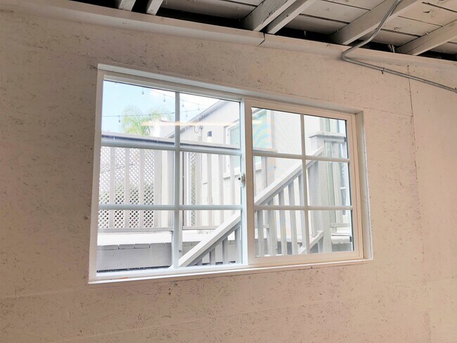Building Photo - 8538 N W Knoll Dr