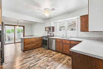 Building Photo - For Rent – 4 Bed 2 Bath Home