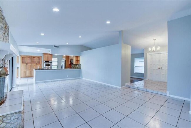 Building Photo - 637 NW 100th Ln