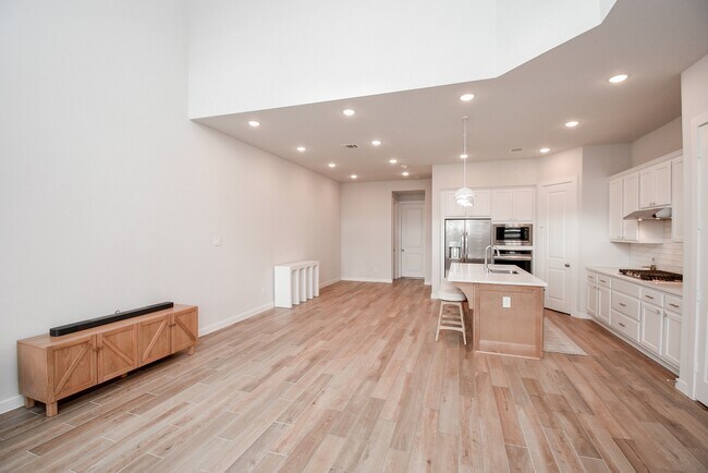 Building Photo - 16635 Bristol Steel Ln