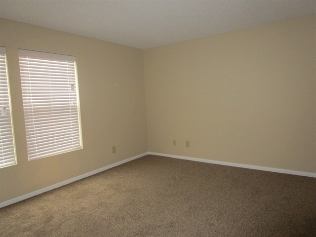 Building Photo - 1697 Blue Grass Pky