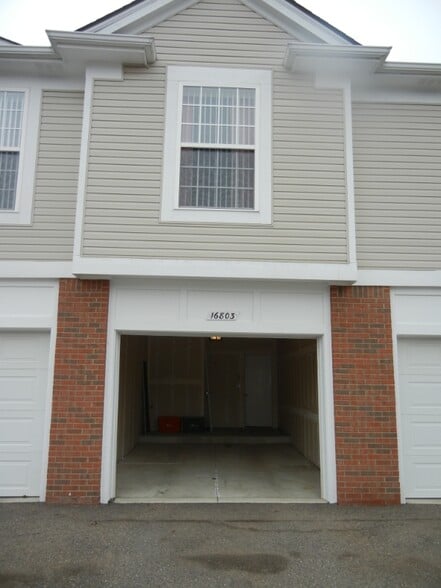 Building Photo - 16803 Dover Dr