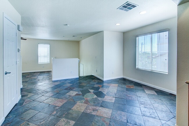 Building Photo - **$800 OFF MOVE IN BY 12/12/25**3-Story Home with Private Bathrooms and Strip View