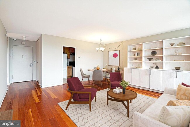 Building Photo - 220 Locust St