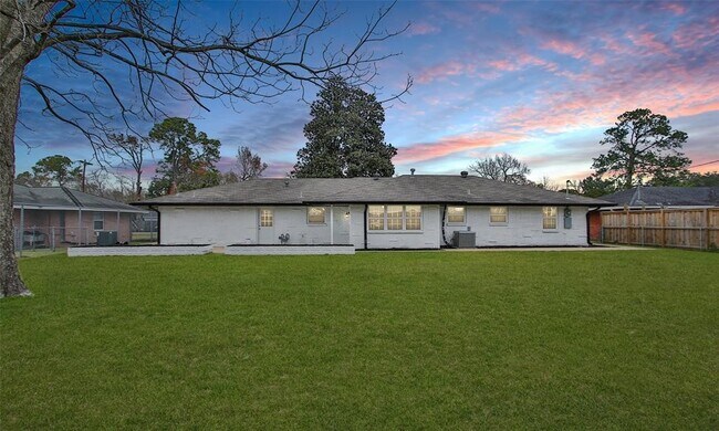 Building Photo - 8741 Blankenship Dr