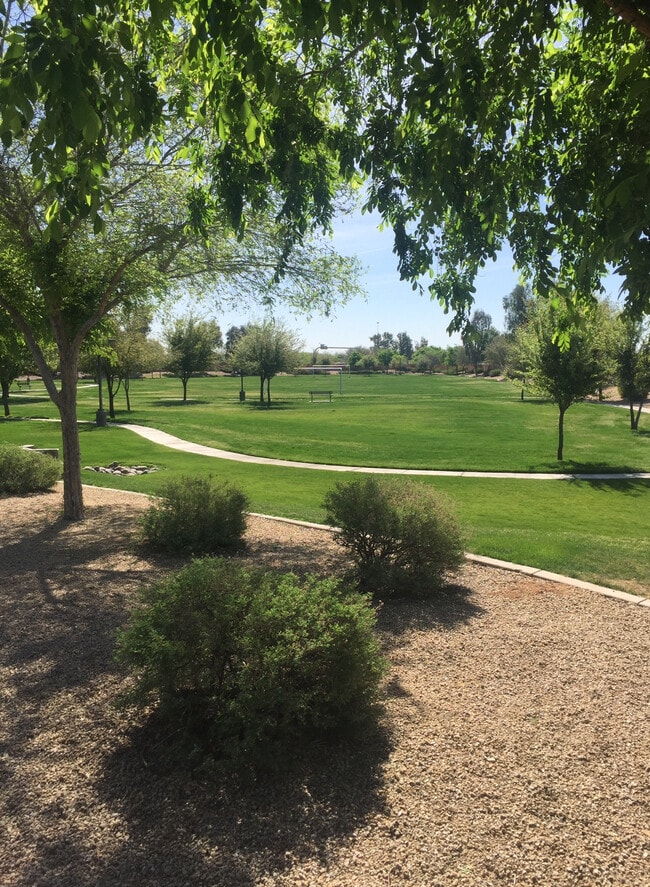 Building Photo - 1250 S Rialto