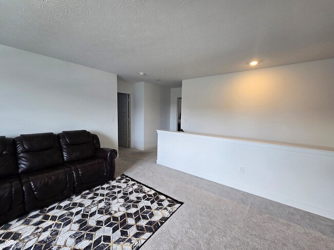 Building Photo - 5128 Summerton St