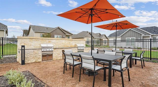 Building Photo - 2600 N Lake Forest Dr