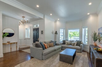 Building Photo - 630 E 300 S