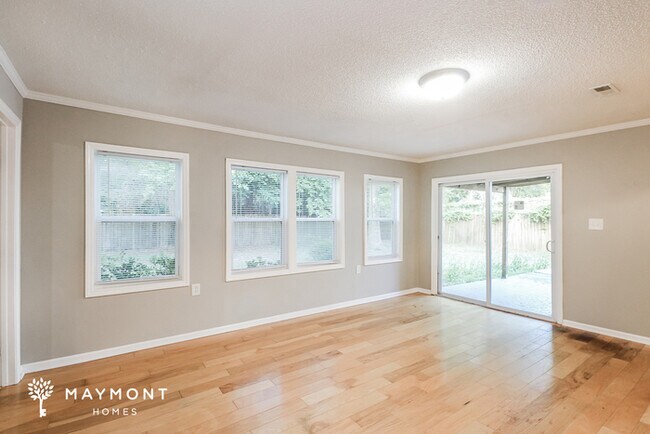 Building Photo - 102 Birchwood Dr