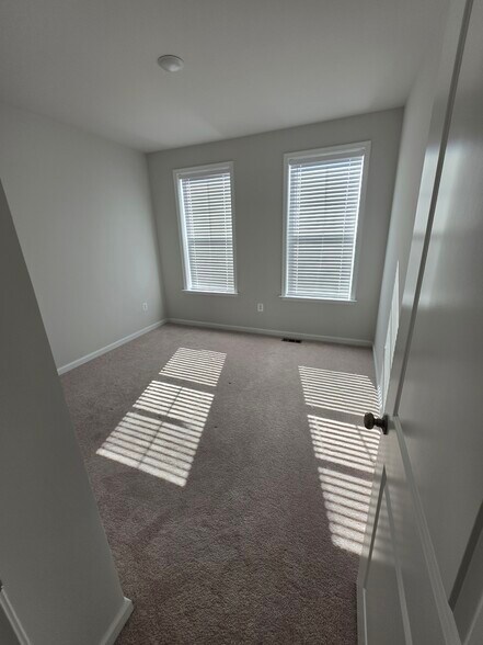 Building Photo - 9008 Milton Mill Dr