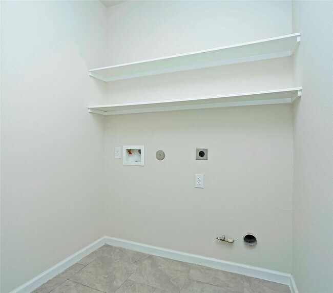 Building Photo - 13823 Leabrandon Ln