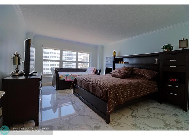 Building Photo - 3500 Galt Ocean Dr